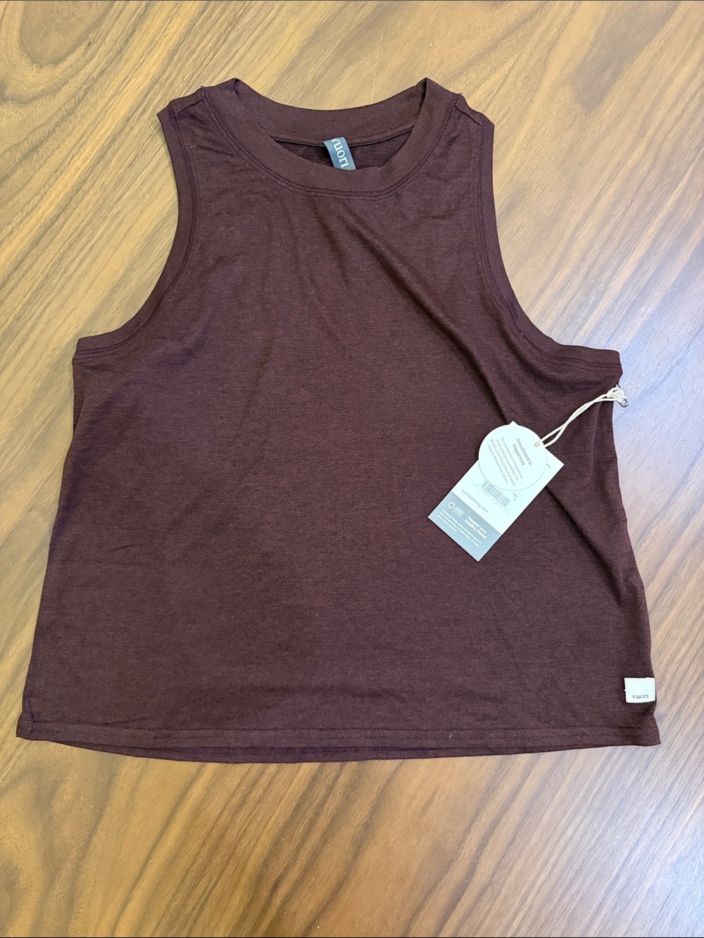Vuori NWT Sleeveless Tank Top in Burgundy